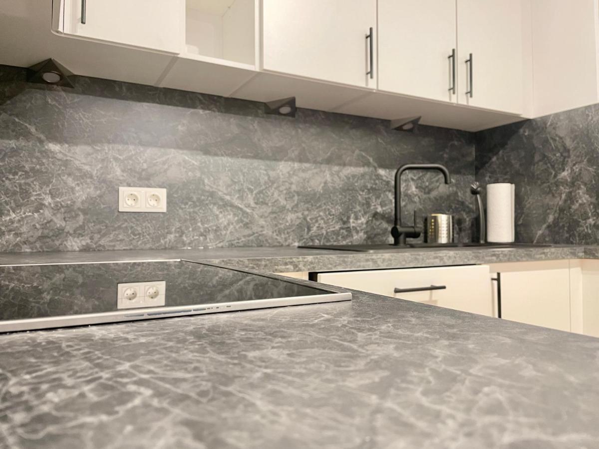 80 M2 - Terrace - Free Parking Apartman Bécs Kültér fotó